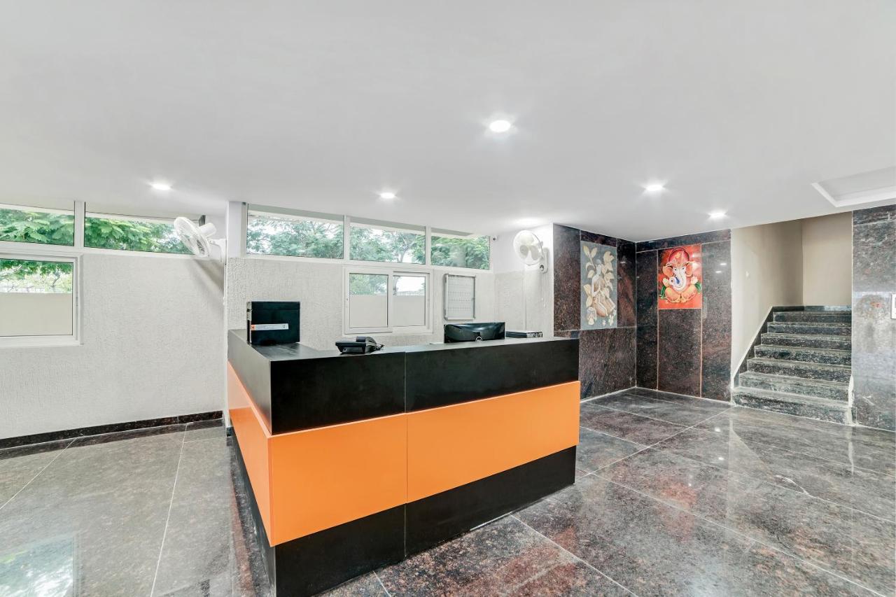 Vaccinated Staff- Oyo Flagship 60526 Five Star Grand Shamshabad Exterior photo